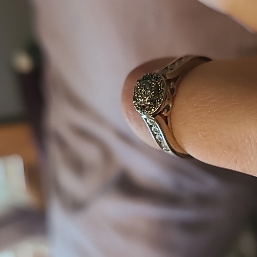 Elegant Silver Ring with Crystal Accents